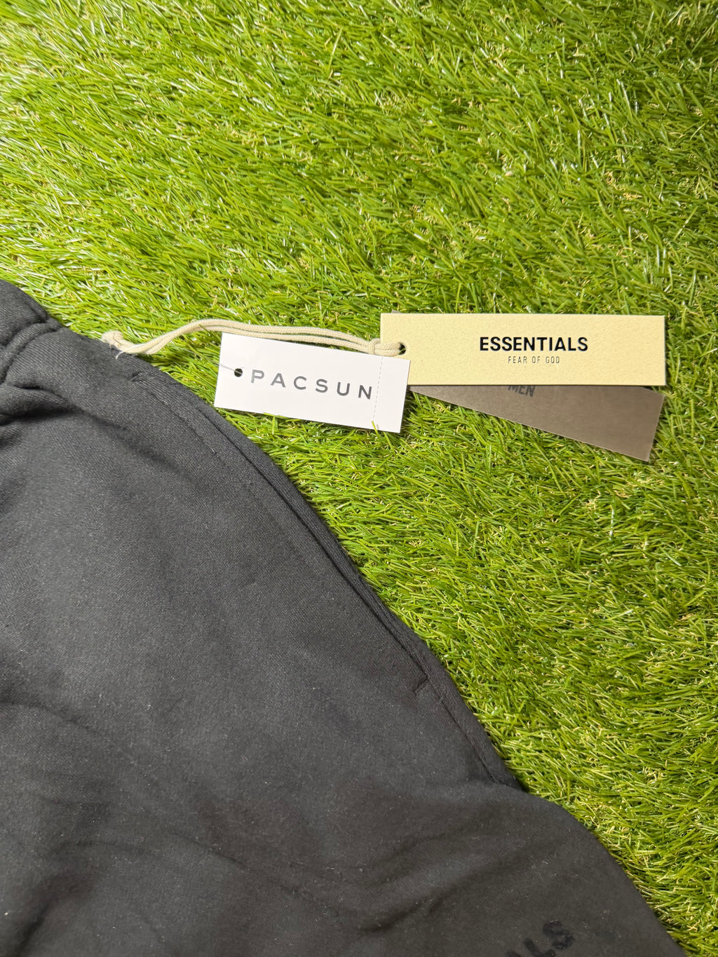Essential Shorts Black