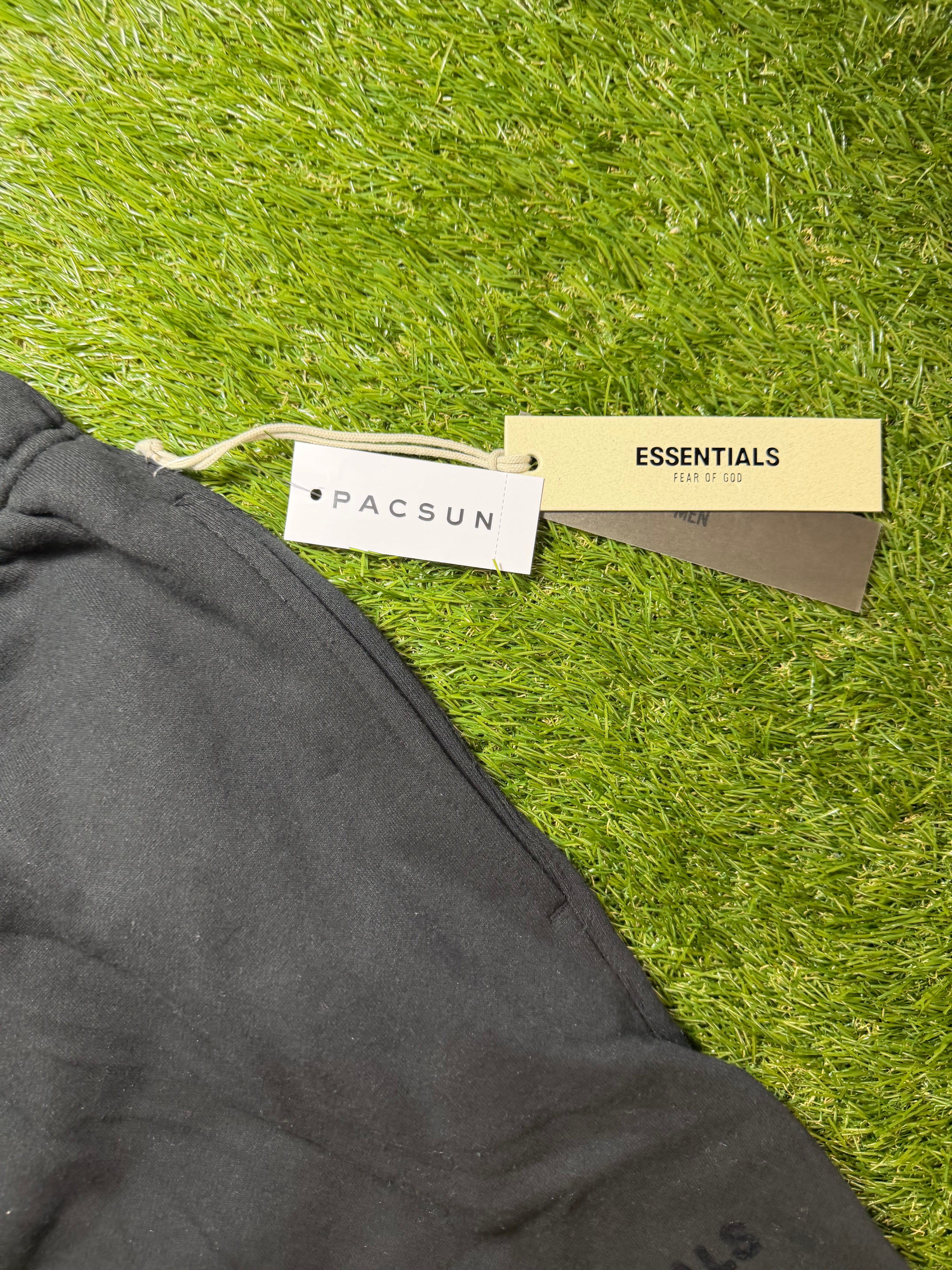 Essential Shorts Black