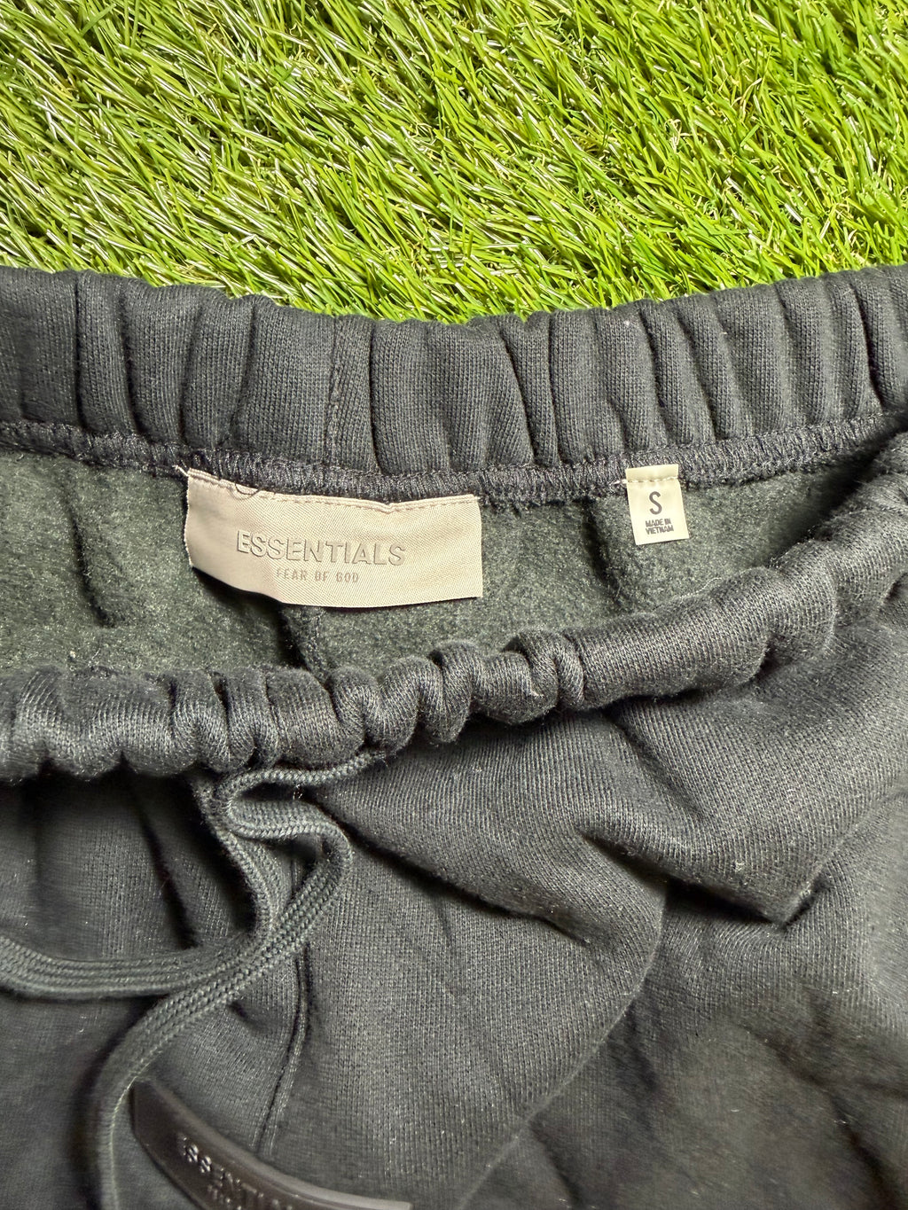 Essential Shorts Black